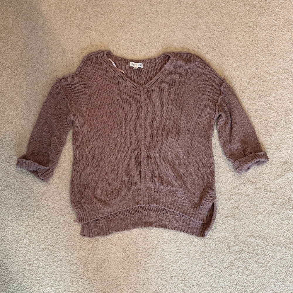 Cozy V-Neck Sweater in Mauve